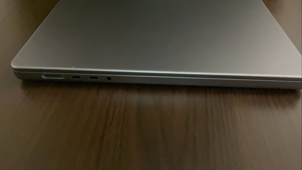 MacBook Pro 16" 2021 Silver (M1 Pro 10/16, 1TB, A2485) на запчастини