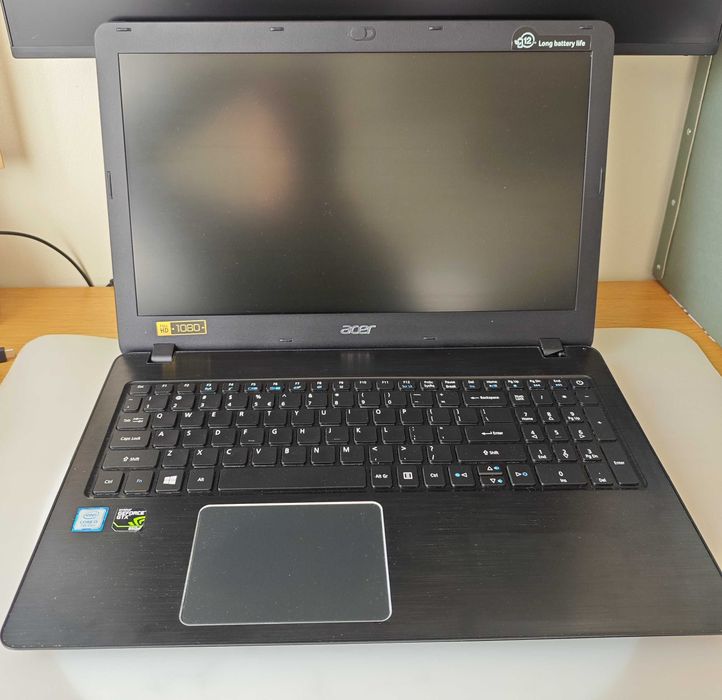 Laptop Acer aspire f5-573G 15,6 i5 7200u GeForce GTX 950M 8 GB + 120 GB SSD 1000 GB HDD