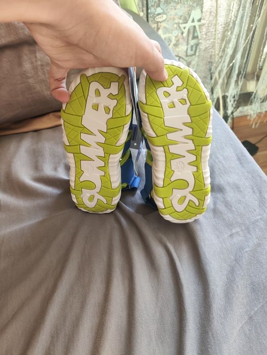 Продам дитячі босоніжки lupilu