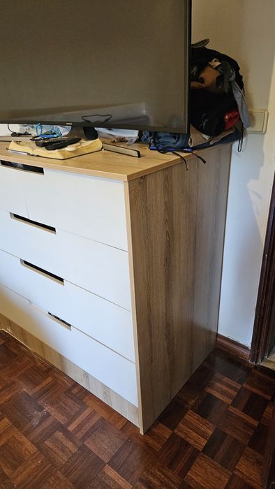 Cômoda com 5 gavetas
