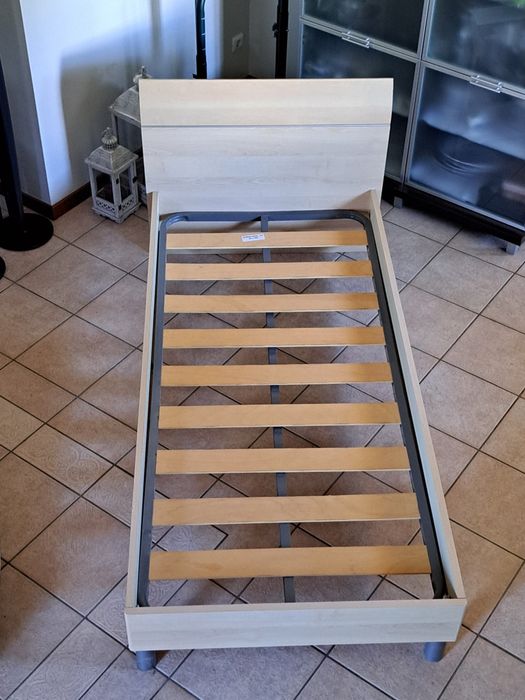 Cama solteiro moderna (90 x 200) + Estrado