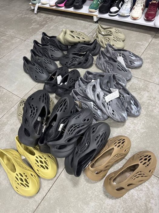 ОРИГІНАЛ 100% Кросівки Тапочки чоловічі Adidas Yeezy Foam Runner Black HP8739 46