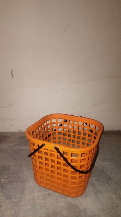 Cesta de plástico