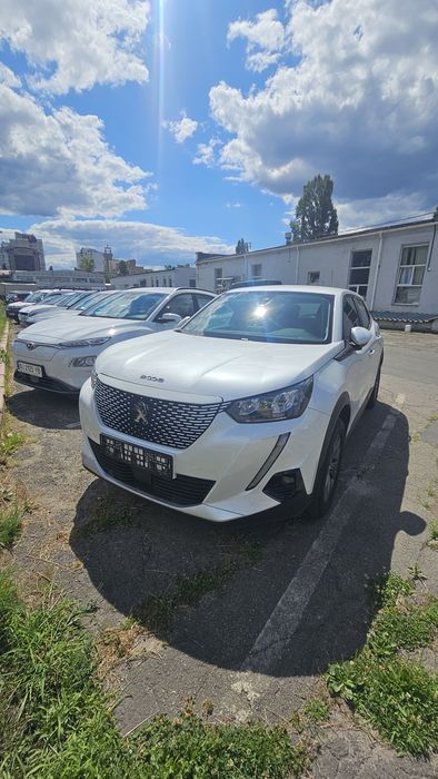 продам авто Peugeot  e-2008