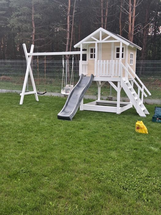 Domek drewniany plac zabaw dla dzieci
