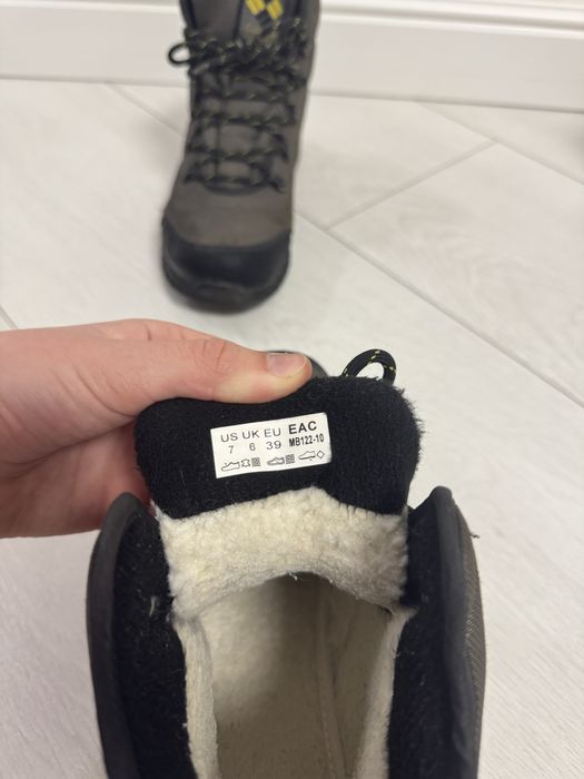 Продам ботінки Columbia