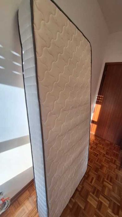 2 estrados de cama + Colchão solteiro, base de cama, Porto