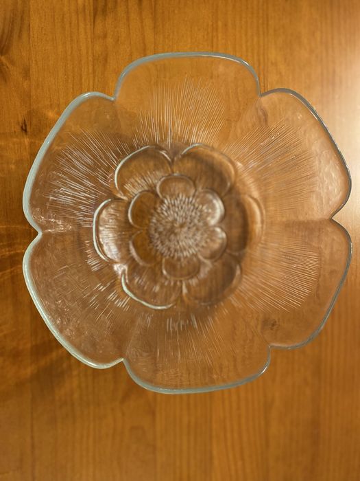 Conjunto de taças, e pratos