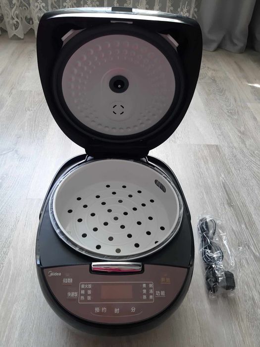 Мультиварка 3л нова