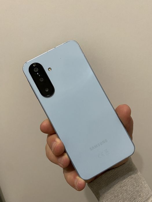 Смартфон Samsung Galaxy A17 4/128 ГБ, блакитний