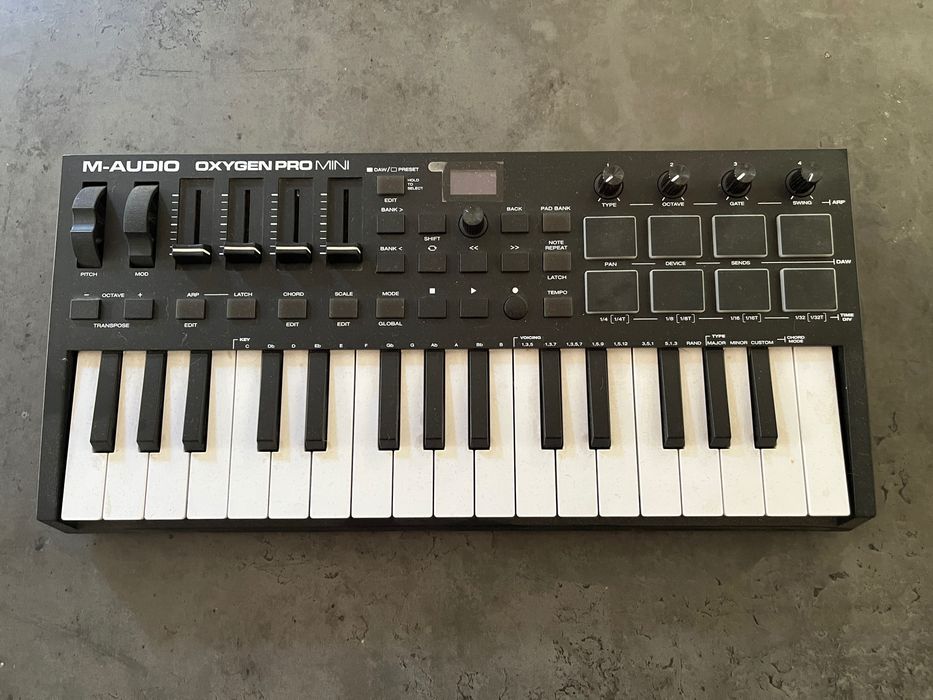 Oxygen Pro Mini Midi Keyboard