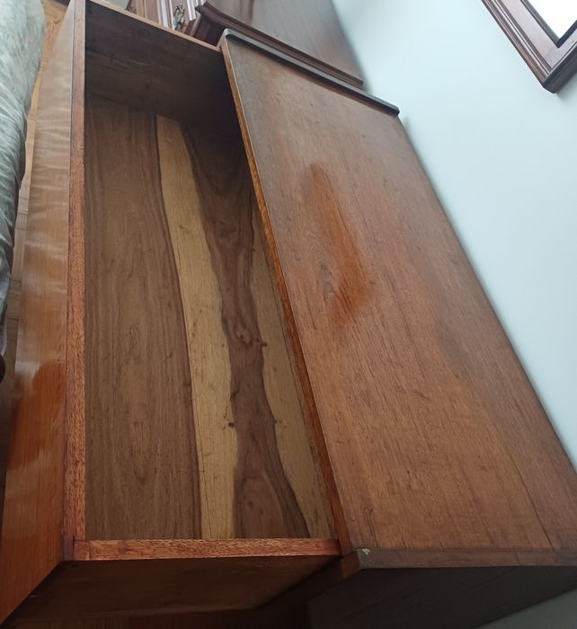 Cómoda vintage em madeira