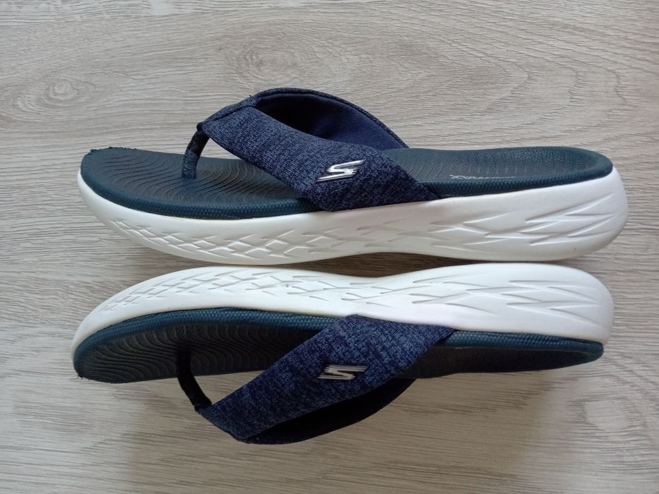 Japonki Skechers On-The-Go r.37