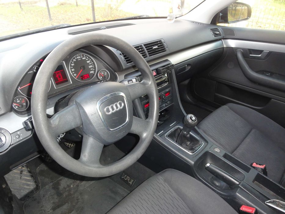 AUDI A 4,B7 1,6 bezyna