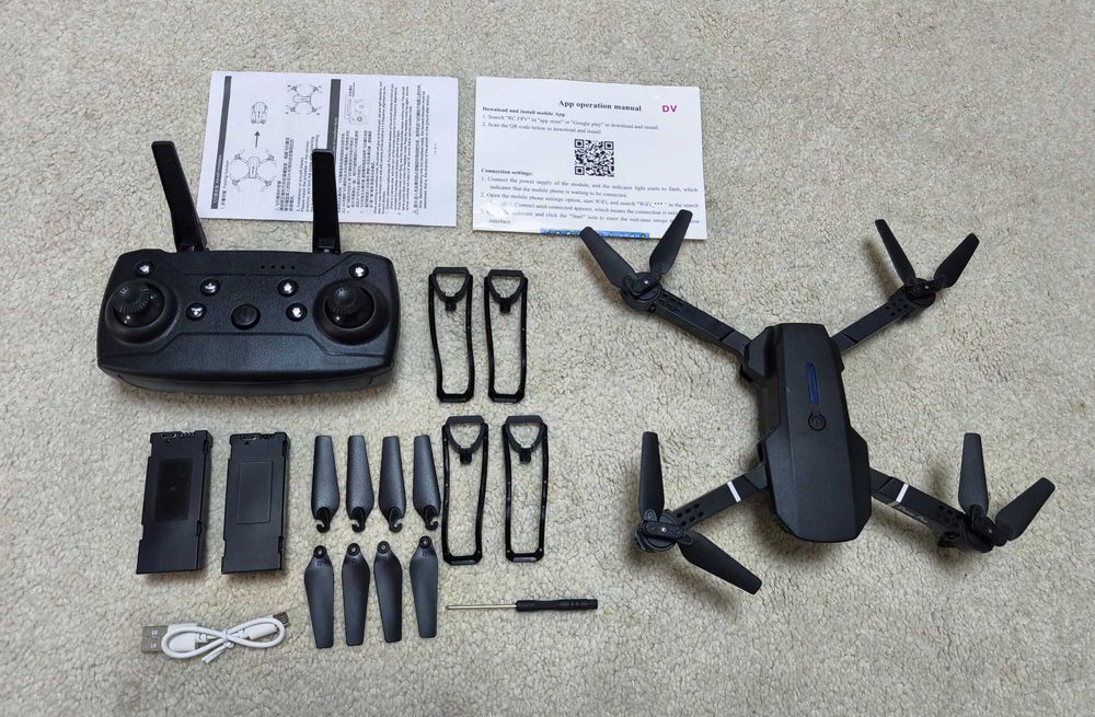 Drone Quadricóptero Wi-Fi E88 Pro