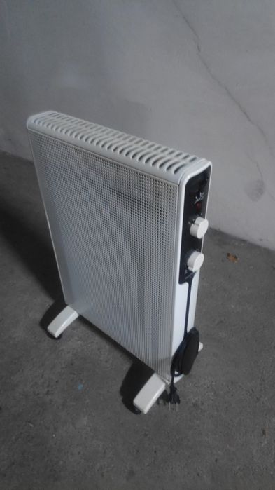 Aquecedor com rodas 1500w
