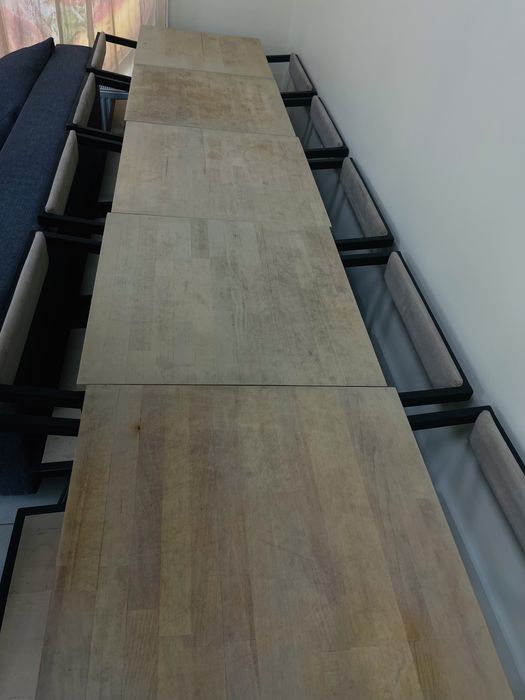 Продам  срочно столы и стулья