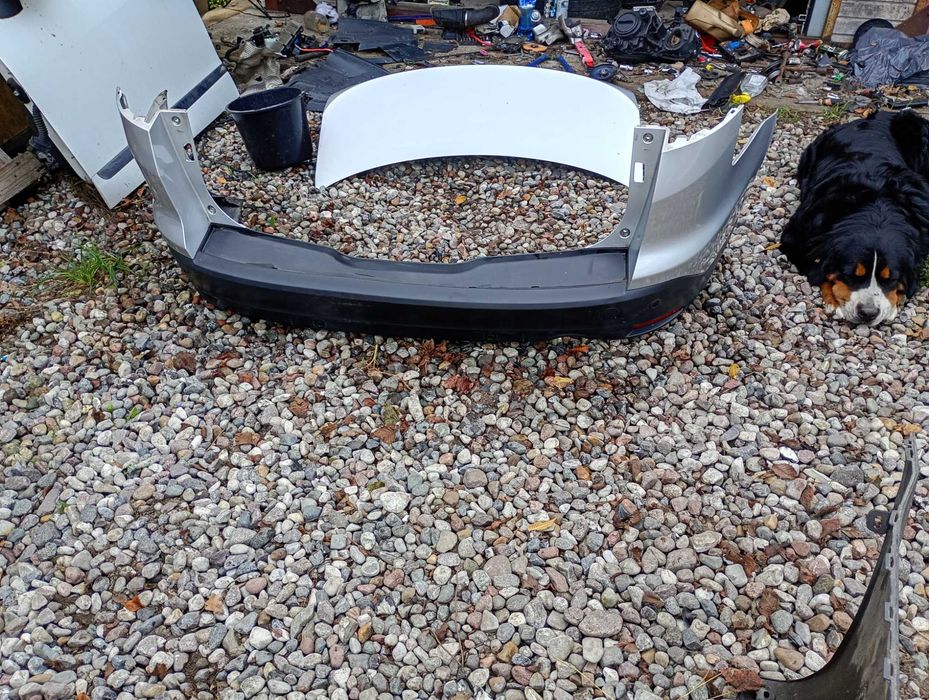 Ford Focus MK3 kombi zderzak tył kompletny pdc