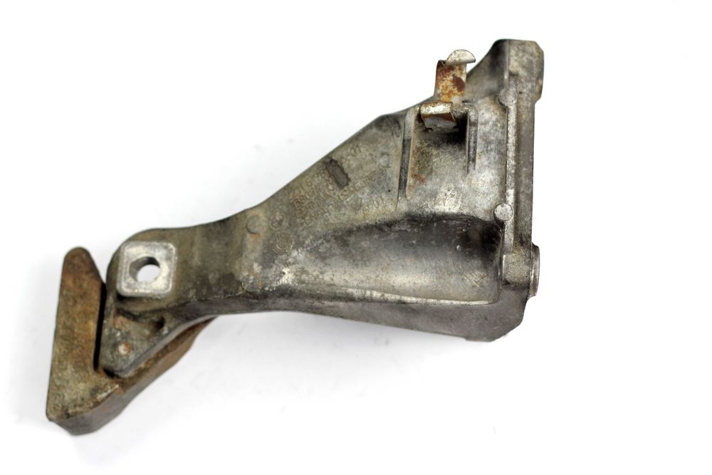 Łapa uchwyt silnika prawa BMW E90 E87 E84 N47 diesel