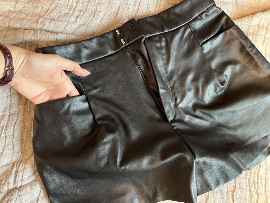 Шорти жіночі з еко-шкіри Zara розмір S