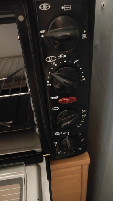 Piekarnik elektryczny z termoobiegiem 35l
