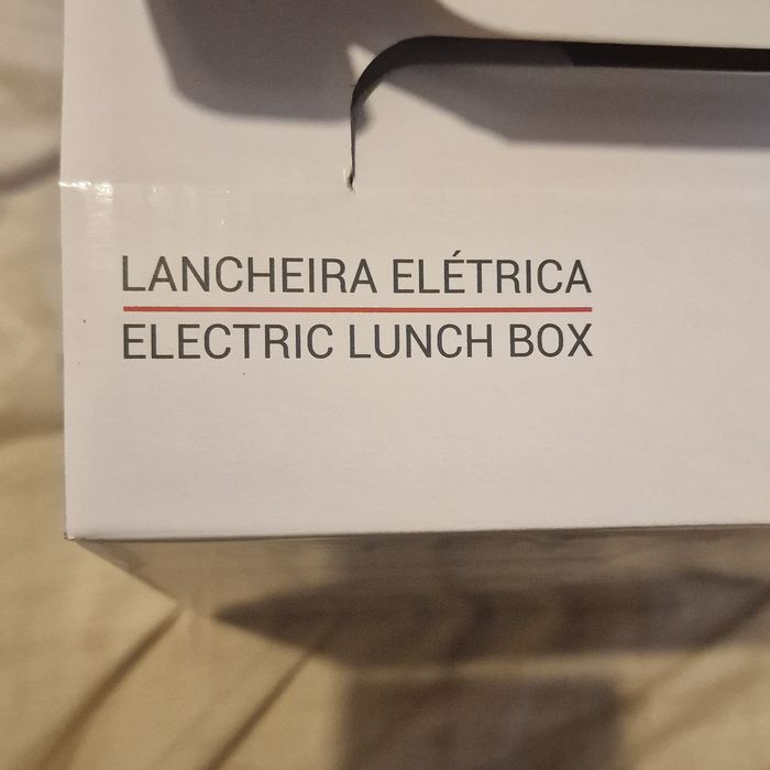 Electronic lunch box