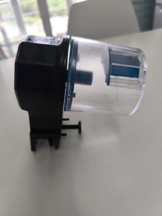 Dispensador automático comida peixes/tartaruga