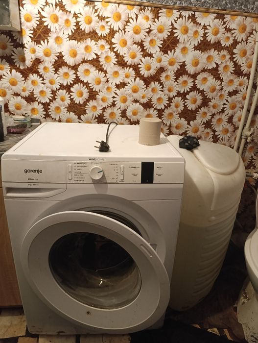 Продам сільську спіральну машинку з бачком