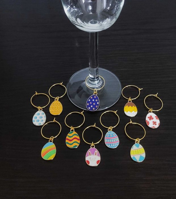 10 Easter-themed cup markers443859378845798400