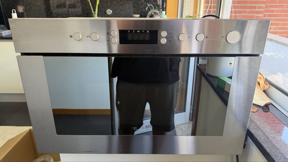 Micro-ondas de encastre Whirlpool usado
