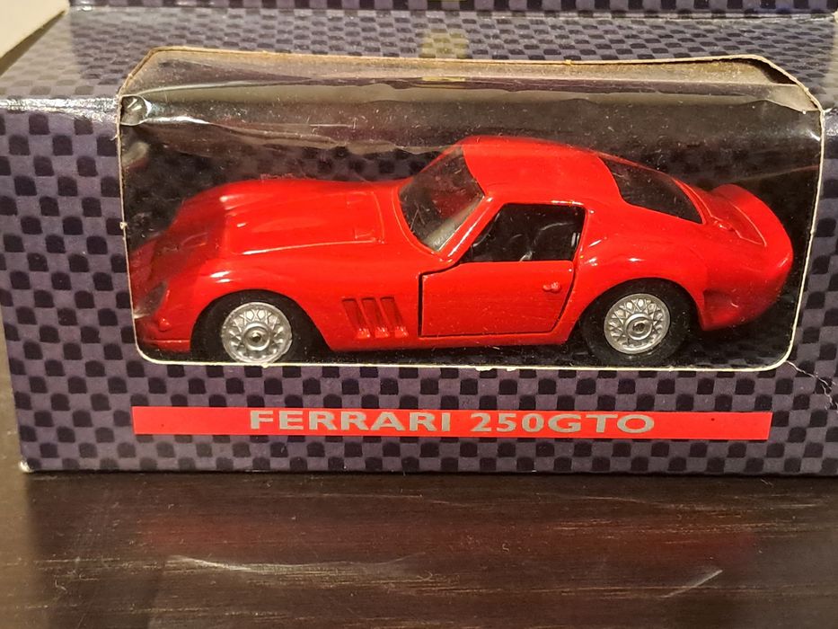 Ferrari 250 GTO  - pequeno