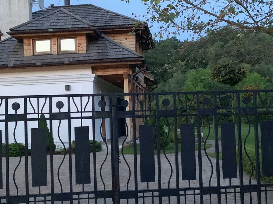 Продаж Будинку біля Лісу Великі Дмитровичі ! Ділянка 80 Соток !