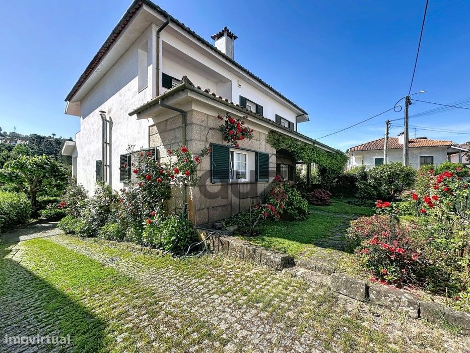 Excelente moradia T5 com piscina | Cepelos, Amarante