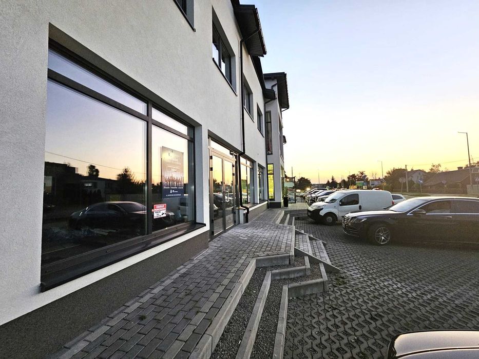 Lokal Handlowo Usługowy w CENTRUM MIELCA ul. WOLNOŚCI  157 m2 WYNAJMĘ