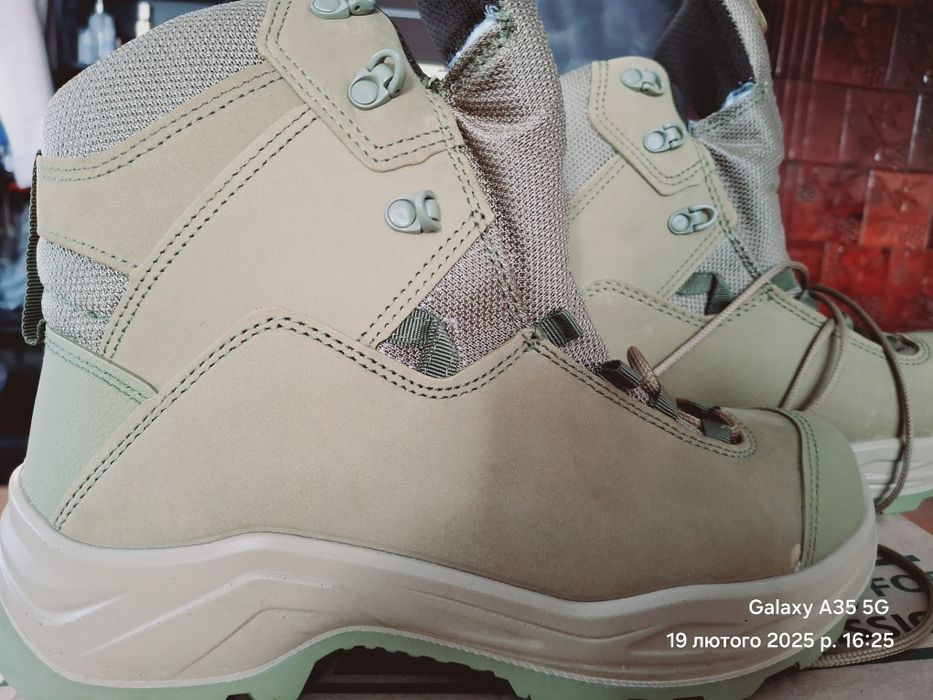 Берци -черевики нові