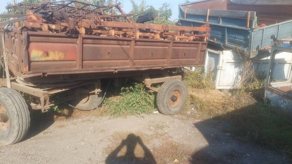 Продам прицеп до трактора 2ПТС4