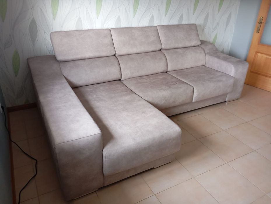 Sofá com chaise longue