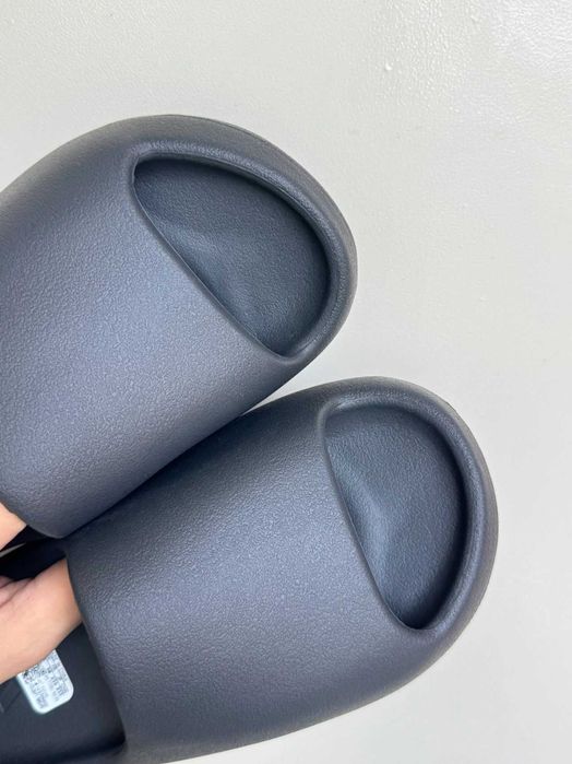 Yeezy_Slide_Onyx R.37