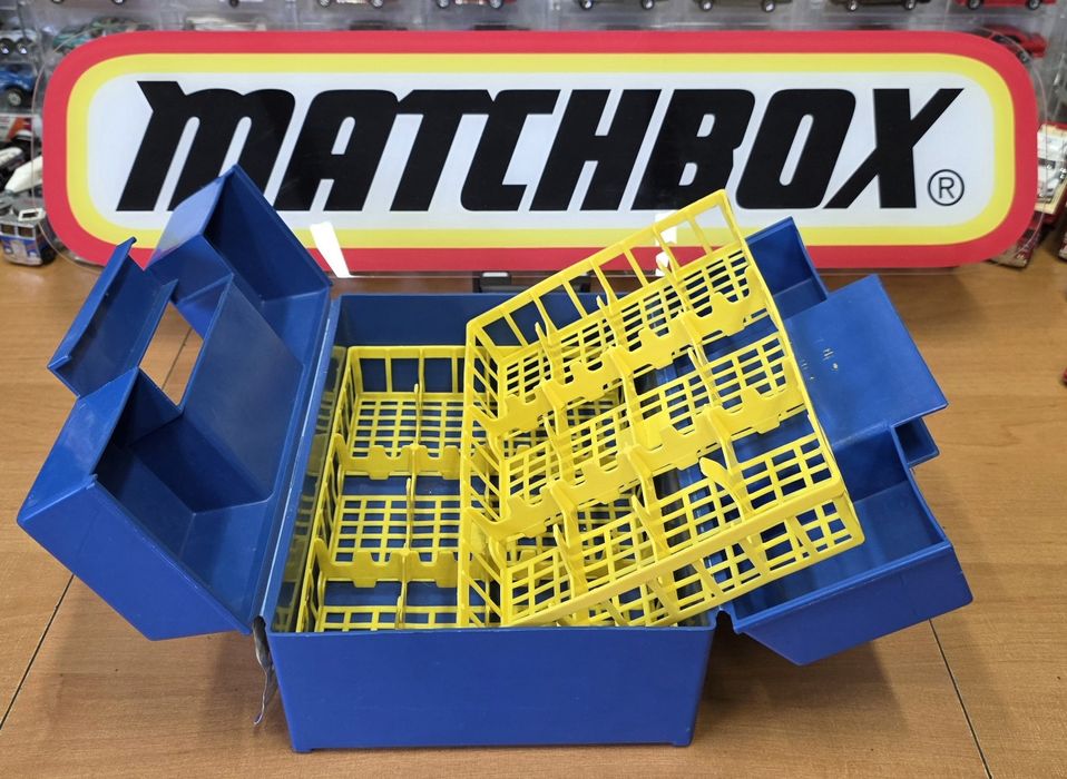 Matchbox walizka na 24 modele 1981r