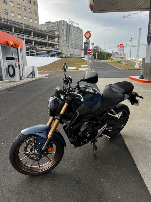 Moto honda CB125R 2023