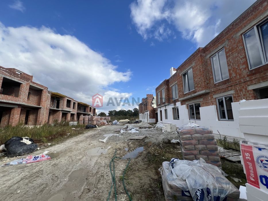 Продаж будинку | КМ SMARAGD TOWN | Бартатів