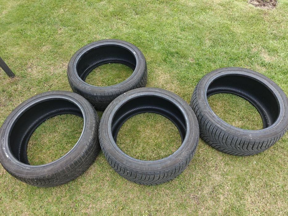 Opony wieloseozonowe 18" 225/40 i 235/40 jak nowe
