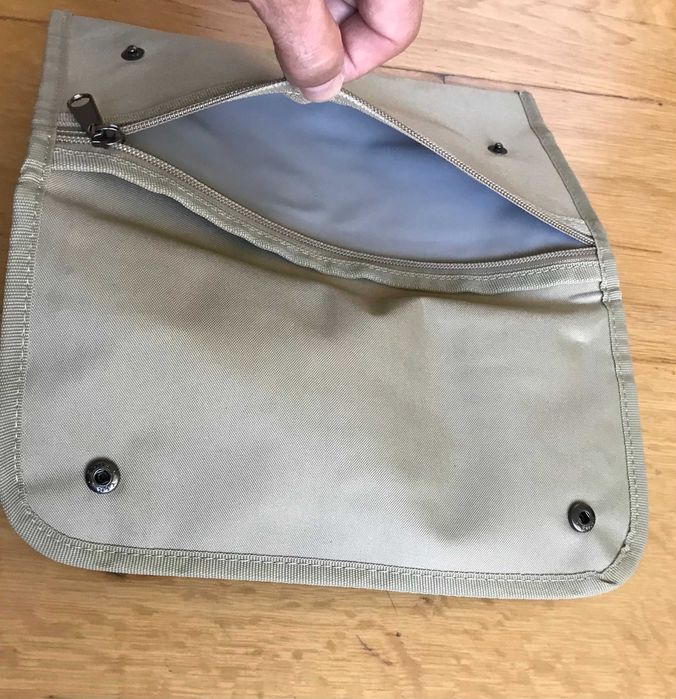 Mochila + 2 pastas de documentos de viagem