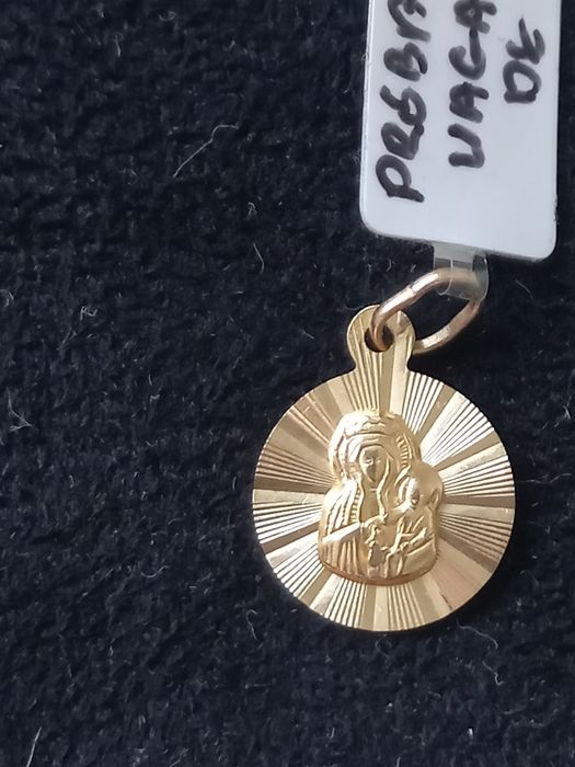 Piękna złota zawieszka okrągła diamentowana /medalik/ 585/0,85g