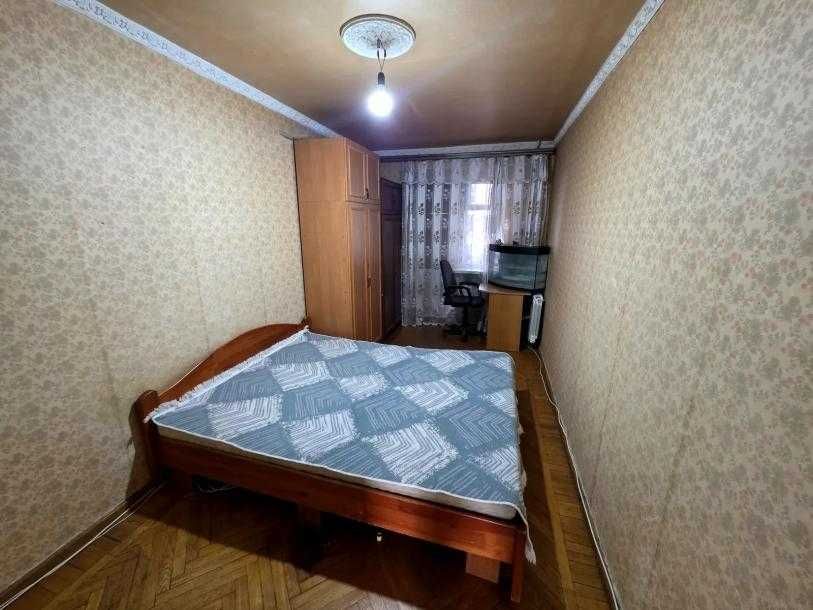 Продам  3-комнатную квартиру Салтовка, район 24-х Этажки.