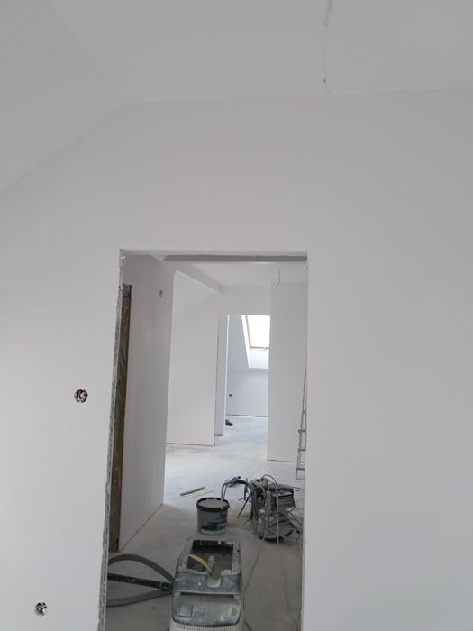 Profesjonalne gładzie maszynowe i malowanie natryskowe