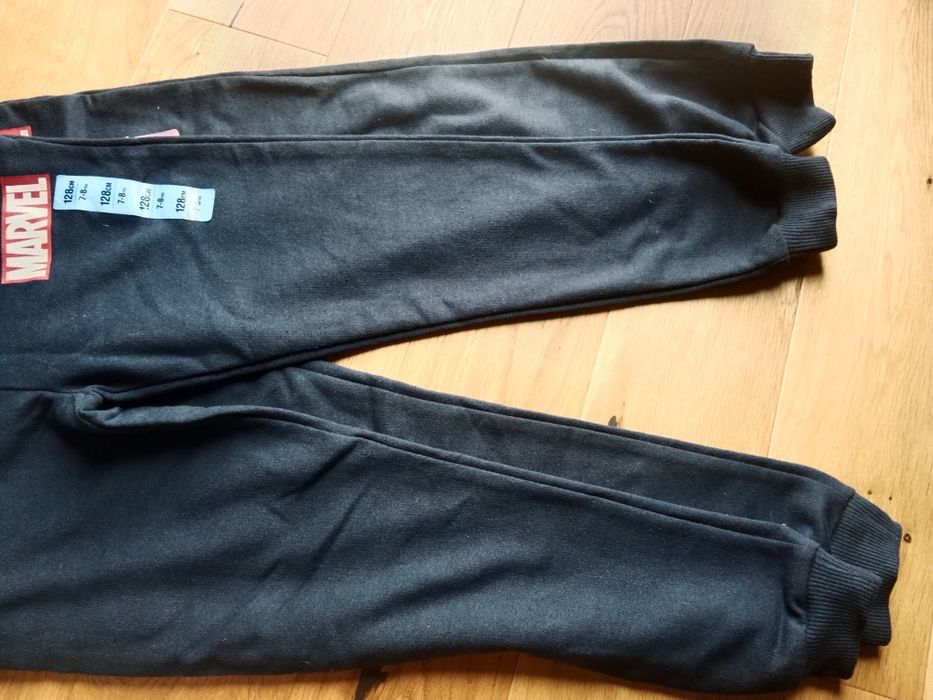 Spodnie dresowe granatowe Marvel Sinsay r. 128, 2 pary