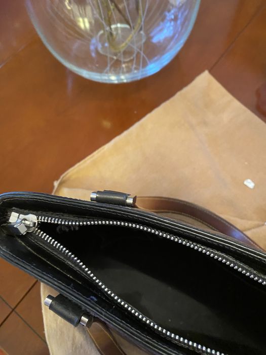 Malara luiz Vitton em pele