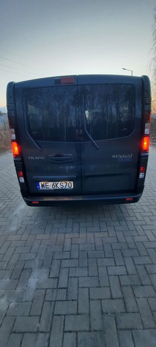 Wynajem NOWEGO BUSA 9 0sobowego Renault Trafic  LONG 2025r.