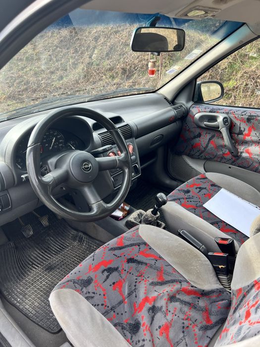 Opel corsa B 5 lugares 3 portas